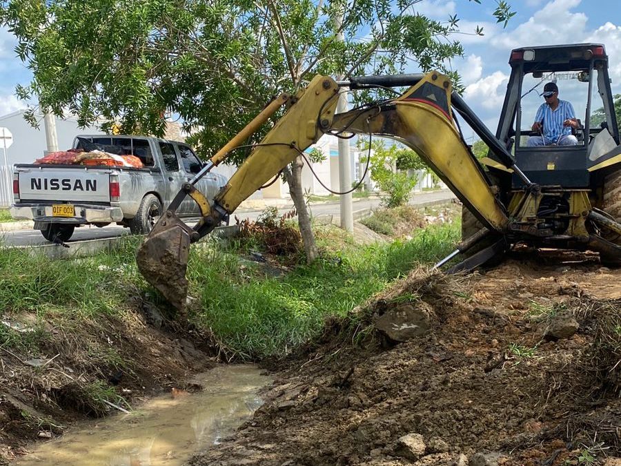 Se viene la temporada de lluvias y Montería lo sabe: avanza la limpieza de canales