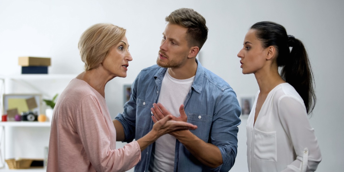 ¿Tienes una mala relación con tu suegra? Aquí le damos unos trucos para caerle bien