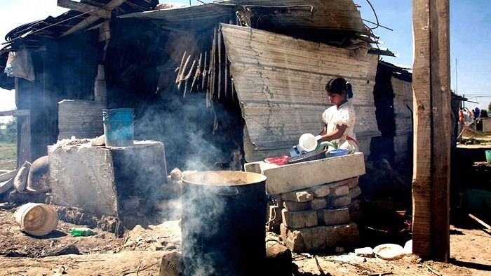 A pesar de que el índice de pobreza bajó a 12,1% en 2023, el número de pobres aún es alto según el Dane