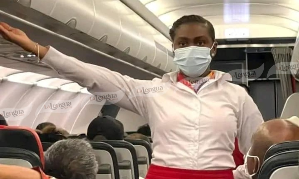 Azafata afro en vuelo de Avianca en Colombia causa revuelo y admiración: “Avianca que es tan elitista”, dicen en redes