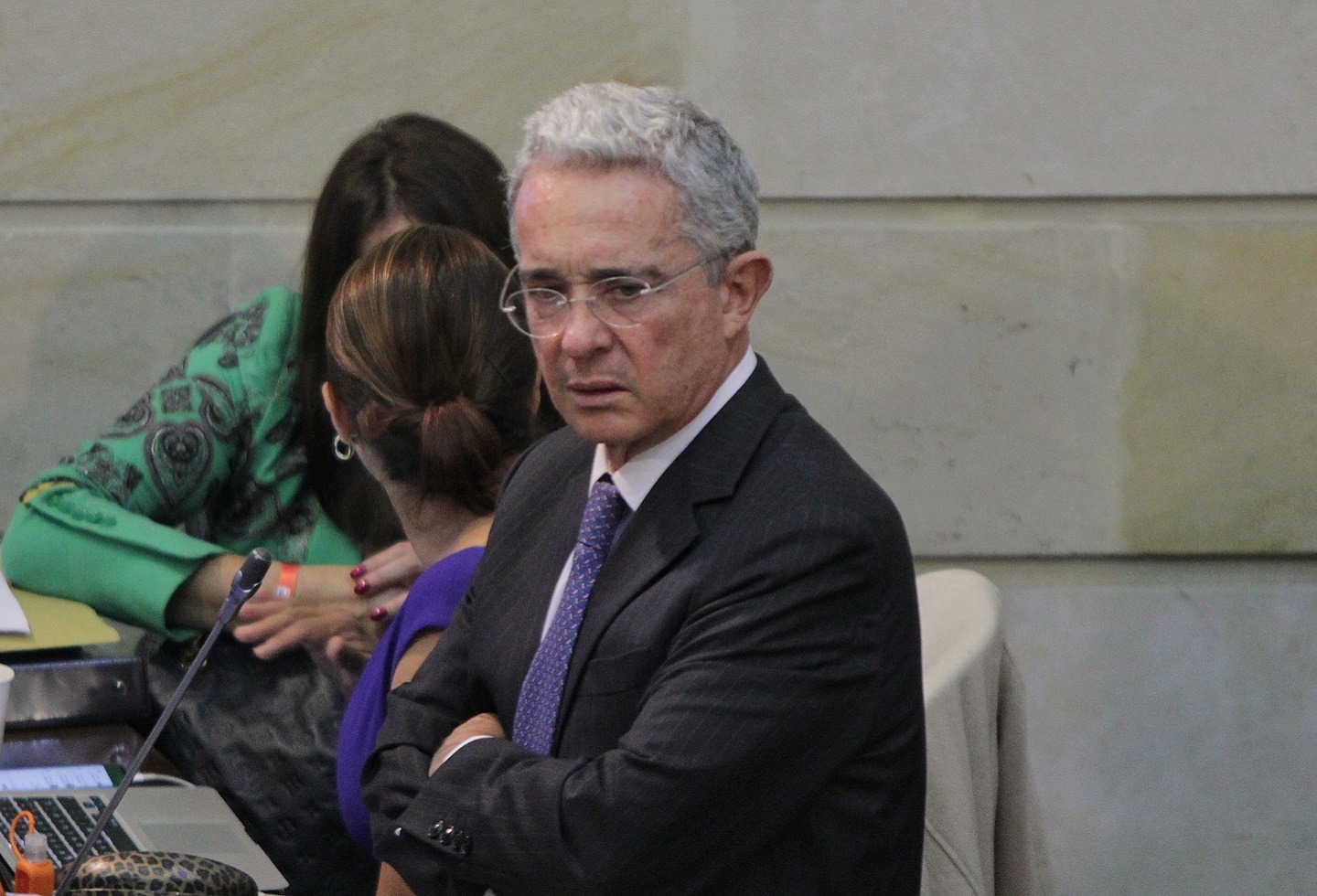 “Aceptan por presión o por negocio”: Uribe cuestiona nueva reforma de la salud ¿Está de acuerdo con él?