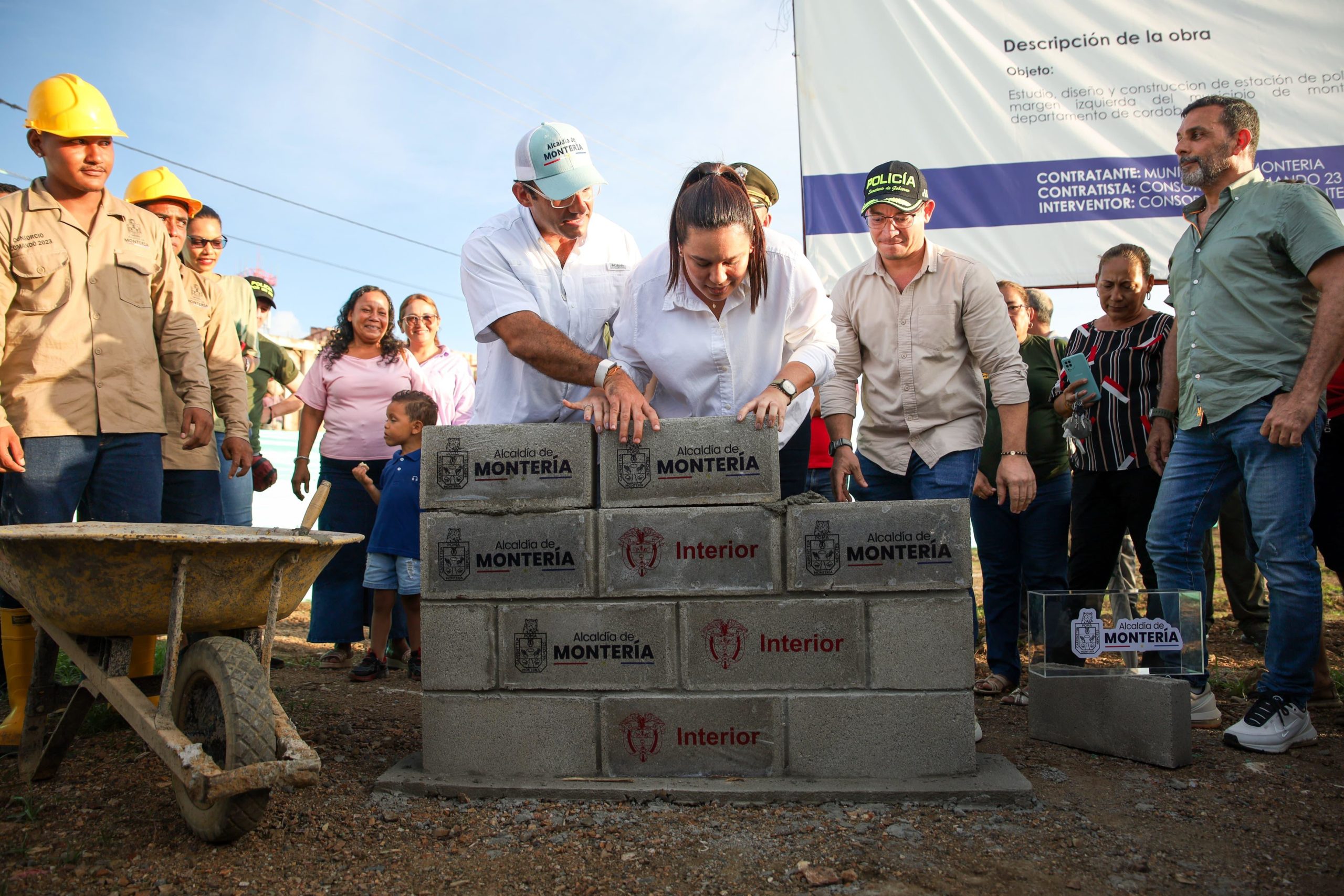 Alcalde Hugo Kerguelén puso la primera piedra de la Estación de Policía de la Margen Izquierda