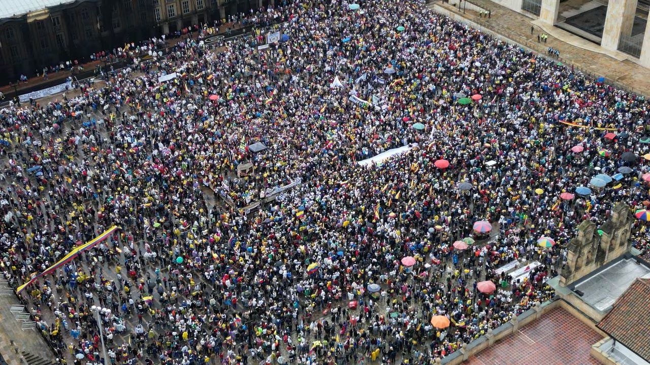 ¿A quién quieren engañar? Petristas publicaron fotos del 21 de abril, para decir que las marchas de ayer fueron un éxito